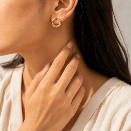 Gold Tone Interlocking Circle Stud Earrings – Minimalist Statement Earrings for Women