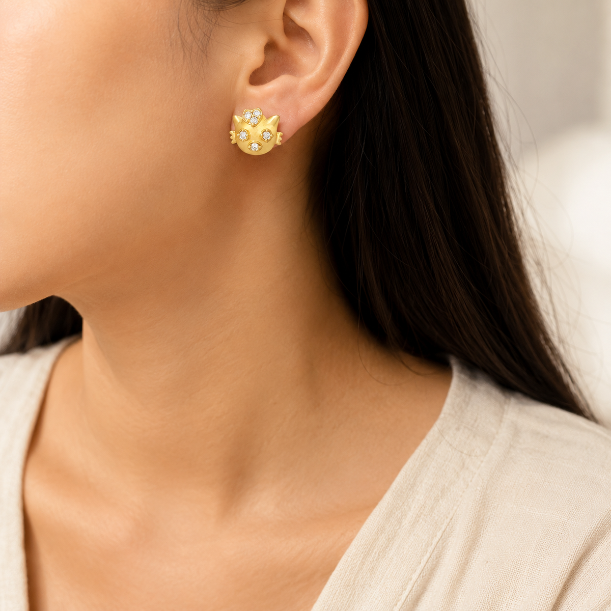 Crystal Cat Face Stud Earrings – Gold Tone Cute Animal Earrings for Women